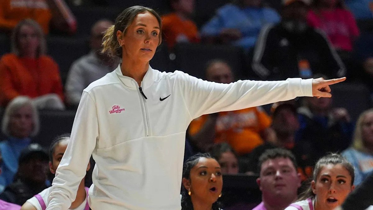 Kim Caldwell responds to loud critics of Tennessee women’s basketball system Kim Caldwell responds to loud critics of Tennessee women’s basketball system