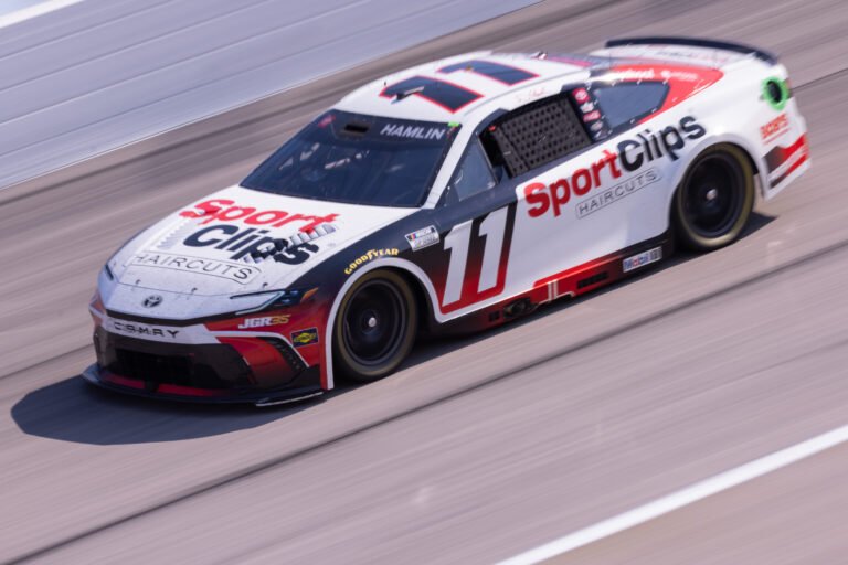 NASCAR at Martinsville starting lineup for 2026 Cook Out 400 NASCAR at Martinsville starting lineup for 2026 Cook Out 400