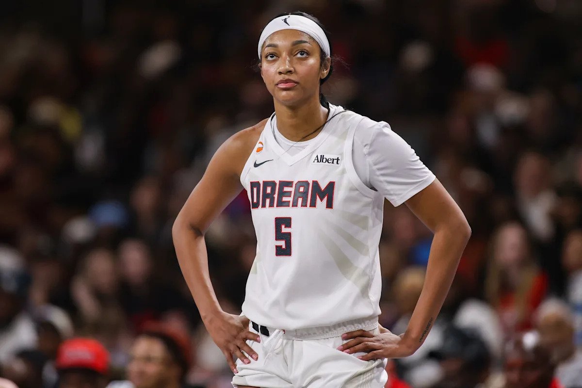 Angel Reese stuns in pregame outfit for Dream-Tempo Angel Reese stuns in pregame outfit for Dream-Tempo