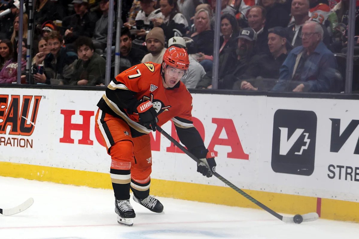 Frank Vatrano Talks Shoulder Injury and Tough Season Frank Vatrano Talks Shoulder Injury and Tough Season