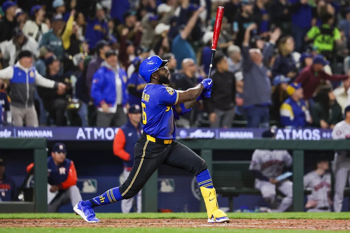 Mariners Invoke the Ancient, Bully Astros 9-6 Mariners Invoke the Ancient, Bully Astros 9-6