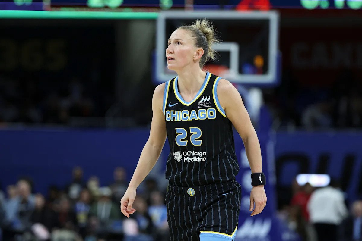 Chicago Sky guard Courtney Vandersloot tearns ACL, will miss rest of 2025 WNBA season Chicago Sky guard Courtney Vandersloot tearns ACL, will miss rest of 2025 WNBA season