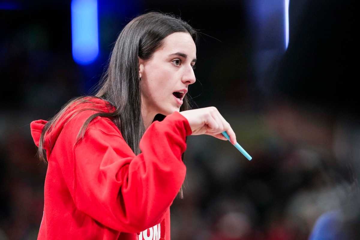 Caitlin Clark’s Postgame Interaction With Former Iowa Star Catches Attention Caitlin Clark’s Postgame Interaction With Former Iowa Star Catches Attention