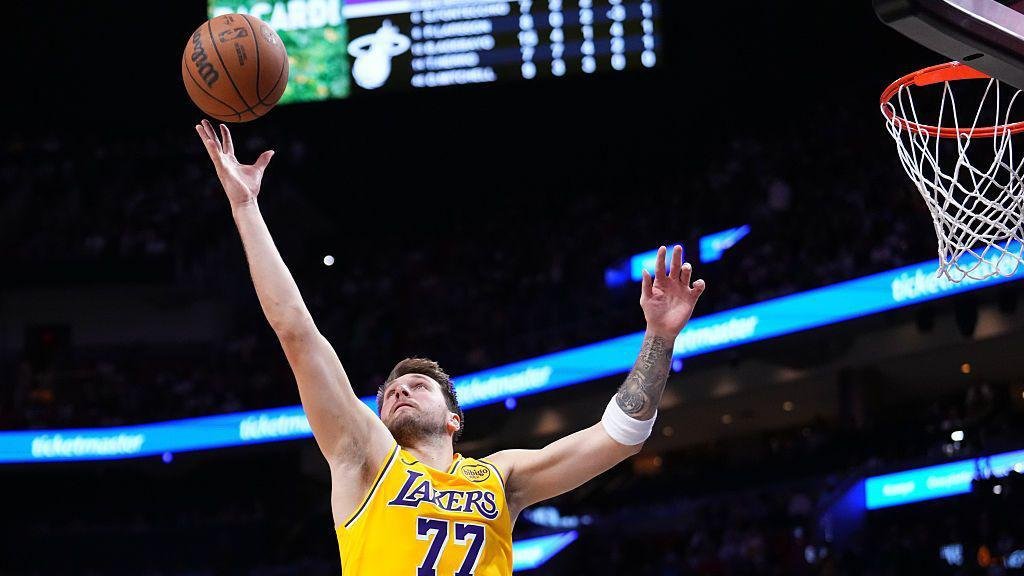 Doncic matches Bryant as Lakers beat Heat Doncic matches Bryant as Lakers beat Heat