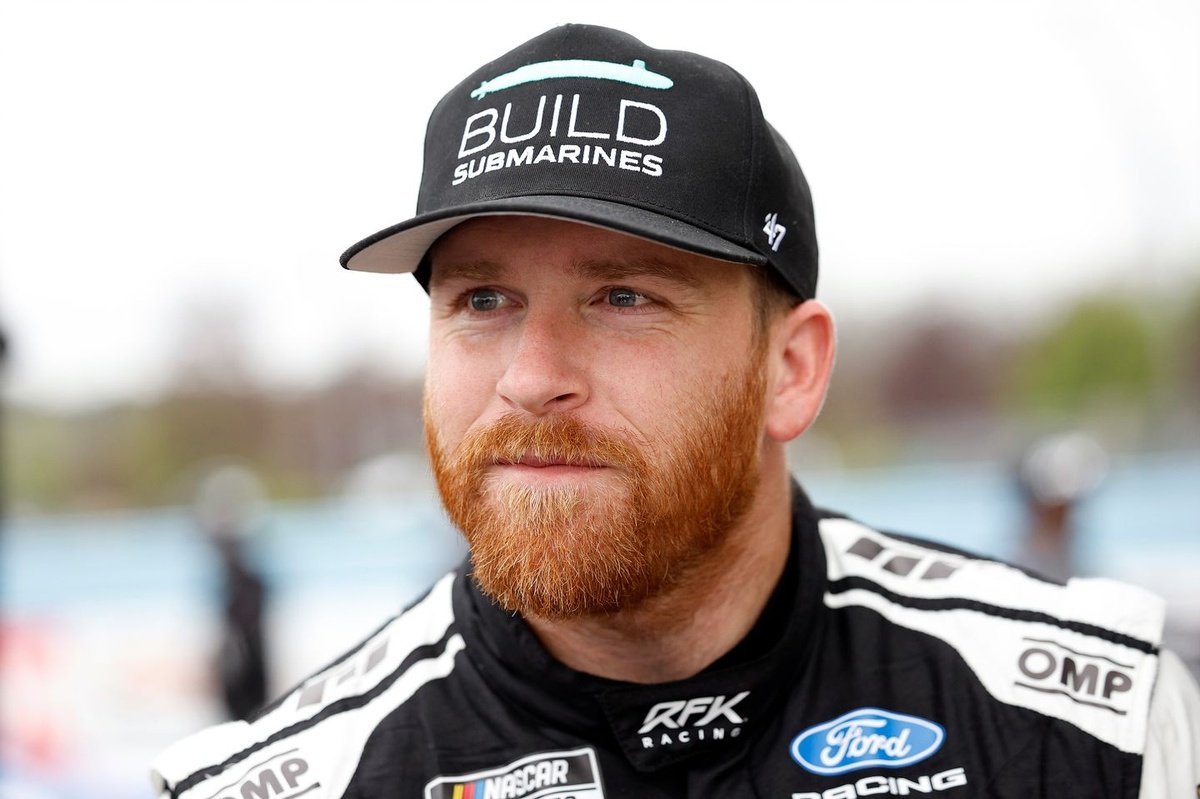 Chris Buescher signs multi-year contract extension with RFK Racing Chris Buescher signs multi-year contract extension with RFK Racing
