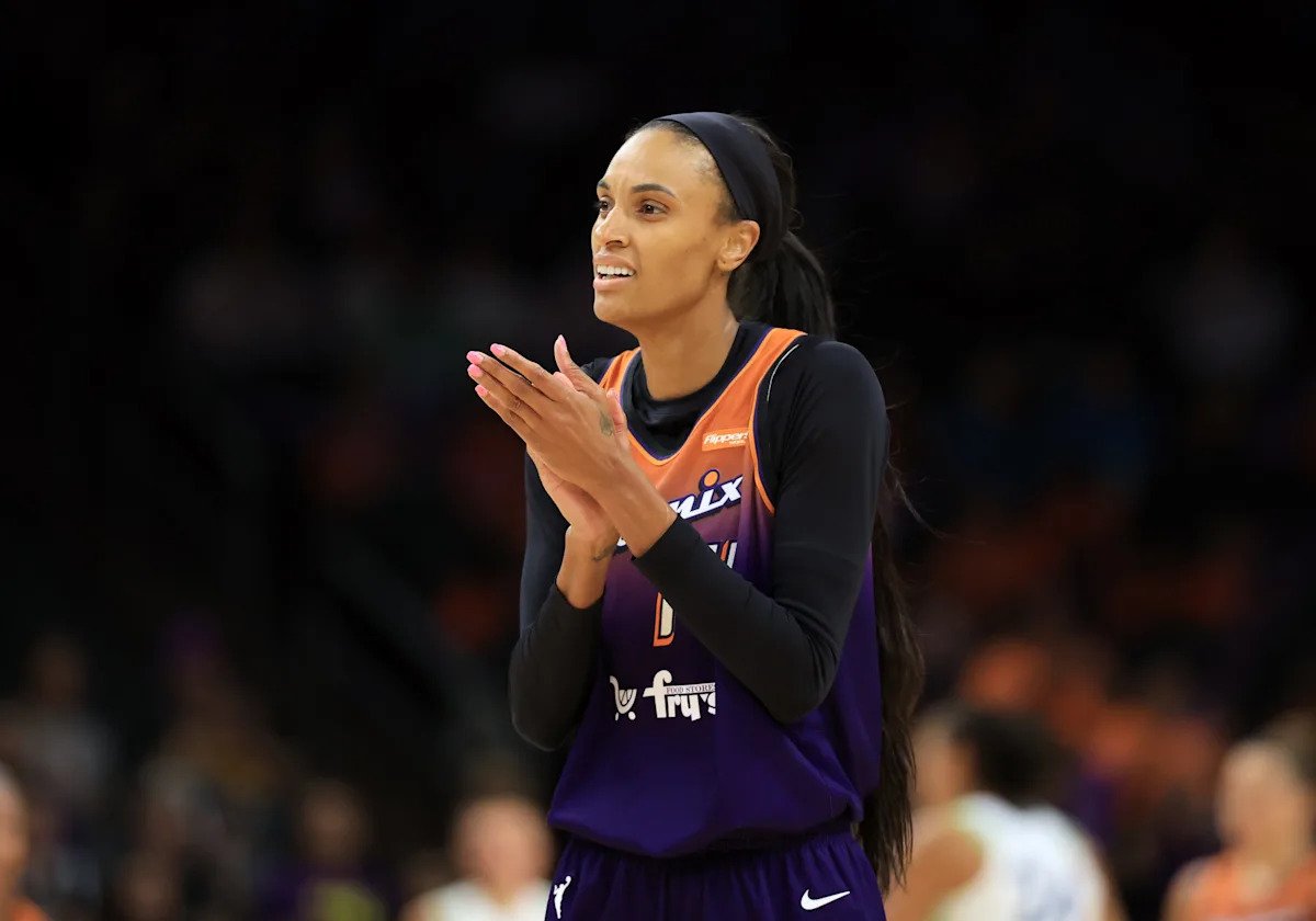DeWanna Bonner booed by Fever fans during her Indiana return