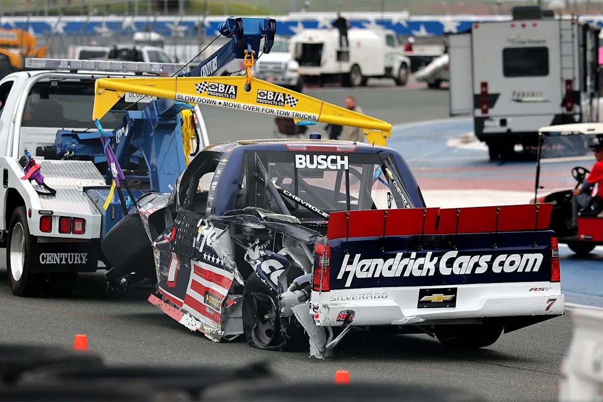 Corey Day, driving Kyle Busch’s truck, wrecks in Charlotte NASCAR race Corey Day, driving Kyle Busch’s truck, wrecks in Charlotte NASCAR race