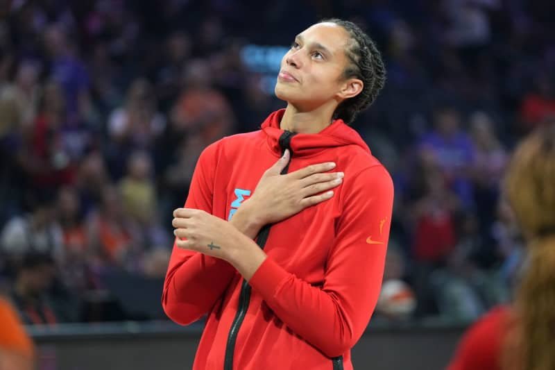 Brittney Griner Issues Public Apology to Sonia Citron After Awkward On-Court Moments Go Viral Brittney Griner Issues Public Apology to Sonia Citron After Awkward On-Court Moments Go Viral