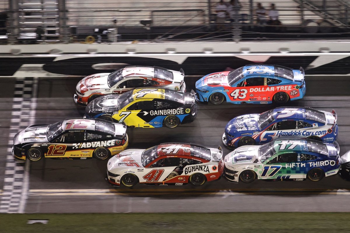 Why less power is actually better for NASCAR at superspeedways Why less power is actually better for NASCAR at superspeedways