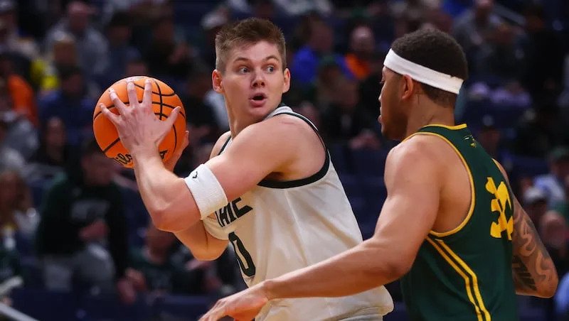Could Jaxon Kohler be BYU’s answer at center? Could Jaxon Kohler be BYU’s answer at center?