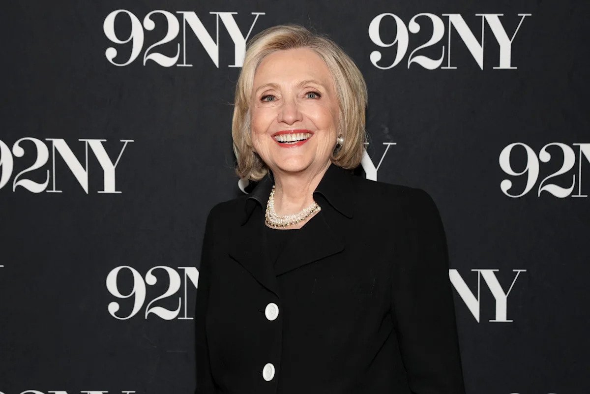 ‘Amazing’ – What Hillary Clinton said to Liberty star Jonquel Jones at WNBA game in New York ‘Amazing’ – What Hillary Clinton said to Liberty star Jonquel Jones at WNBA game in New York