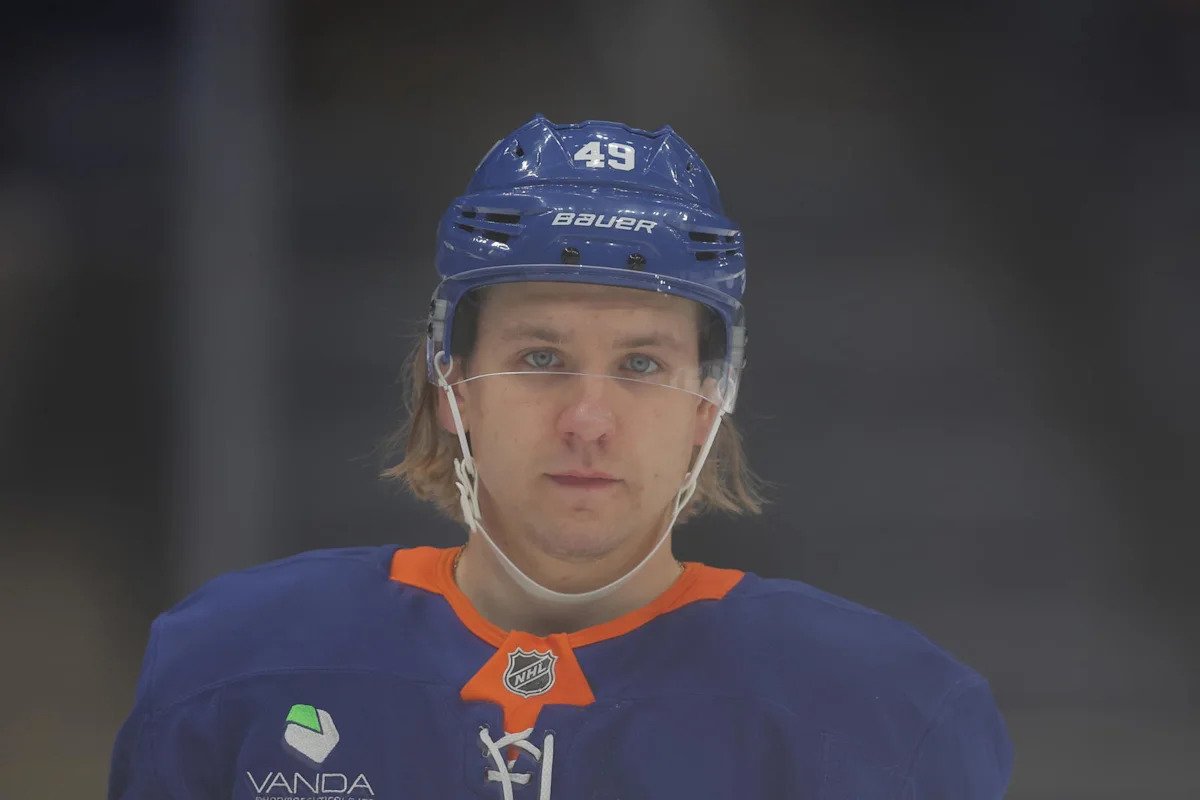 How Max Shabanov’s Islander Career Came Undone How Max Shabanov’s Islander Career Came Undone