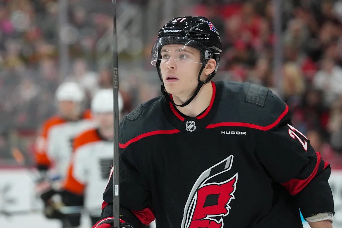 Flyers’ Time Is Now to Strike for Unsigned Hurricanes Defenseman Flyers’ Time Is Now to Strike for Unsigned Hurricanes Defenseman