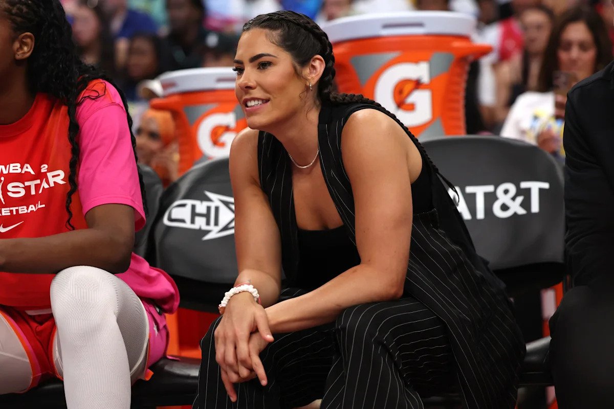 Kelsey Plum to suit up for Mercury before even touching down in Phoenix Kelsey Plum to suit up for Mercury before even touching down in Phoenix