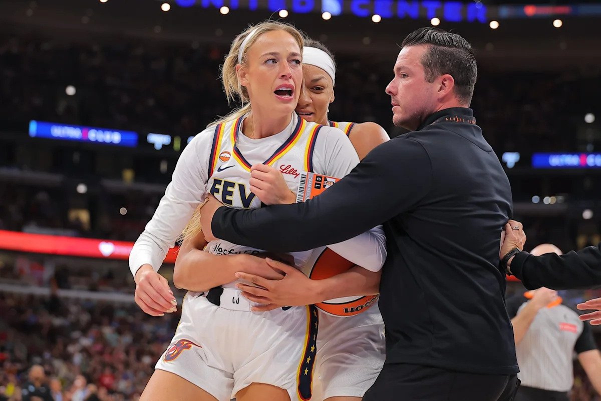 Sophie Cunningham responds to ‘White Privilege’ comment from hard-fouling opponent after Sky game Sophie Cunningham responds to ‘White Privilege’ comment from hard-fouling opponent after Sky game