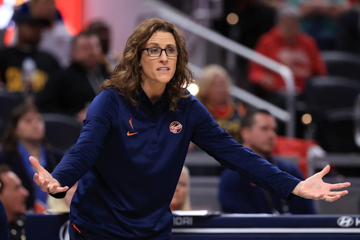 ‘Agenda is crazy’ – WNBA fans aren’t happy as Indiana Fever’s Stephanie White wins Coach of the Month ‘Agenda is crazy’ – WNBA fans aren’t happy as Indiana Fever’s Stephanie White wins Coach of the Month