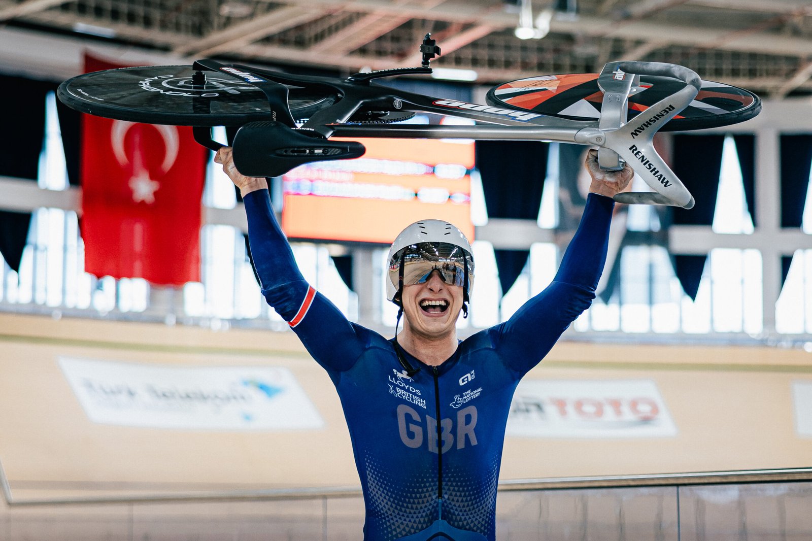 Matthew Richardson breaks flying 200m world record again 24 hours later