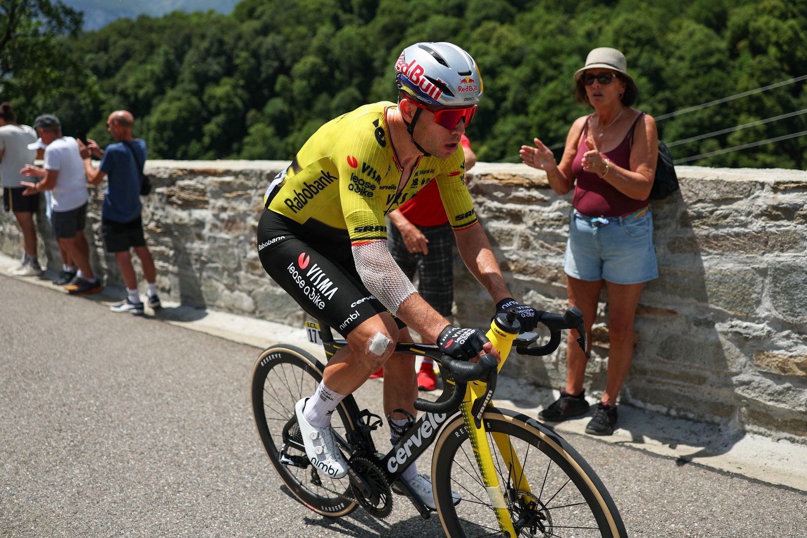 ‘Wout’s come down from his pink cloud’ – Wout van Aert’s Paris-Roubaix celebrations mean slow start to Tour Auvergne Rhône-Alpes ‘Wout’s come down from his pink cloud’ – Wout van Aert’s Paris-Roubaix celebrations mean slow start to Tour Auvergne Rhône-Alpes
