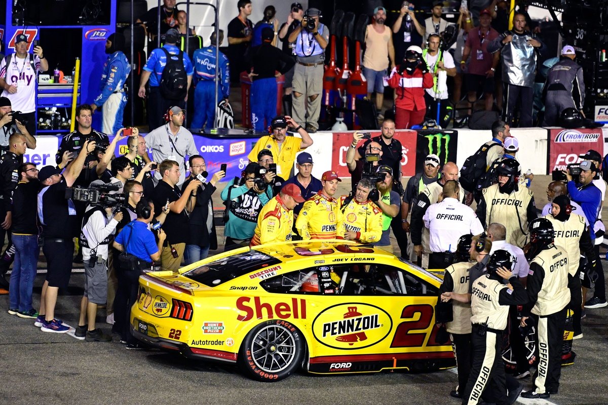 Remembering NASCAR’s most infamous Richmond finish Remembering NASCAR’s most infamous Richmond finish