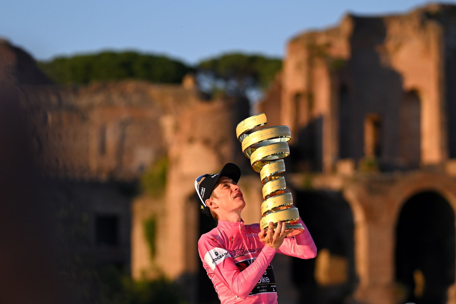 Sharp edges, the exuberance of youth, and ‘burning race numbers’ – the hits and misses of the Giro d’Italia 2026 Sharp edges, the exuberance of youth, and ‘burning race numbers’ – the hits and misses of the Giro d’Italia 2026