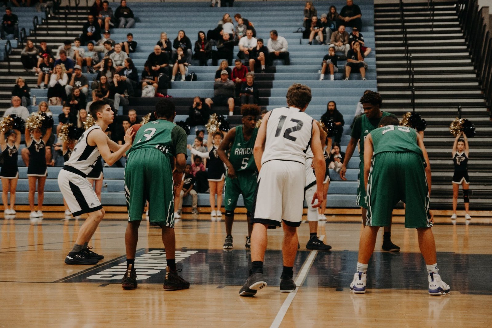 Gambling on the Floor: How the Sense of Play Brings Sports and Betting Together Gambling on the Floor: How the Sense of Play Brings Sports and Betting Together