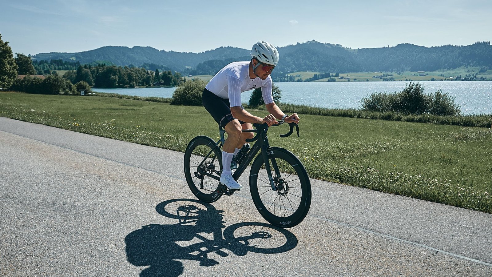 Swiss Side rolls over and adds a UCI-compliant 65mm deep option to its Hadron range but the rebellious amongst you can still buy the illegal 68mm Swiss Side rolls over and adds a UCI-compliant 65mm deep option to its Hadron range but the rebellious amongst you can still buy the illegal 68mm