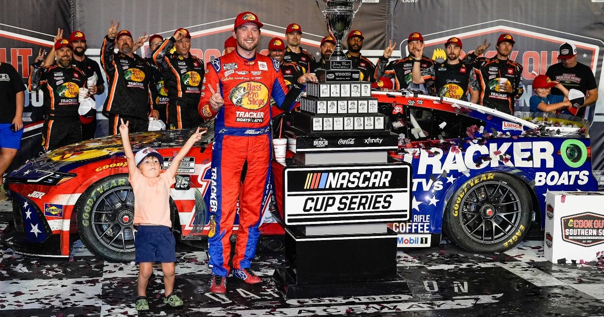 Chase Briscoe advances to Round of 12 Chase Briscoe advances to Round of 12