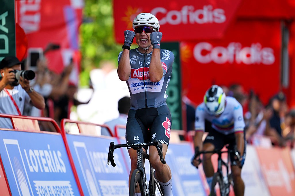 Jasper Philipsen takes Vuelta a España red jersey after sprinting to stage one win Jasper Philipsen takes Vuelta a España red jersey after sprinting to stage one win