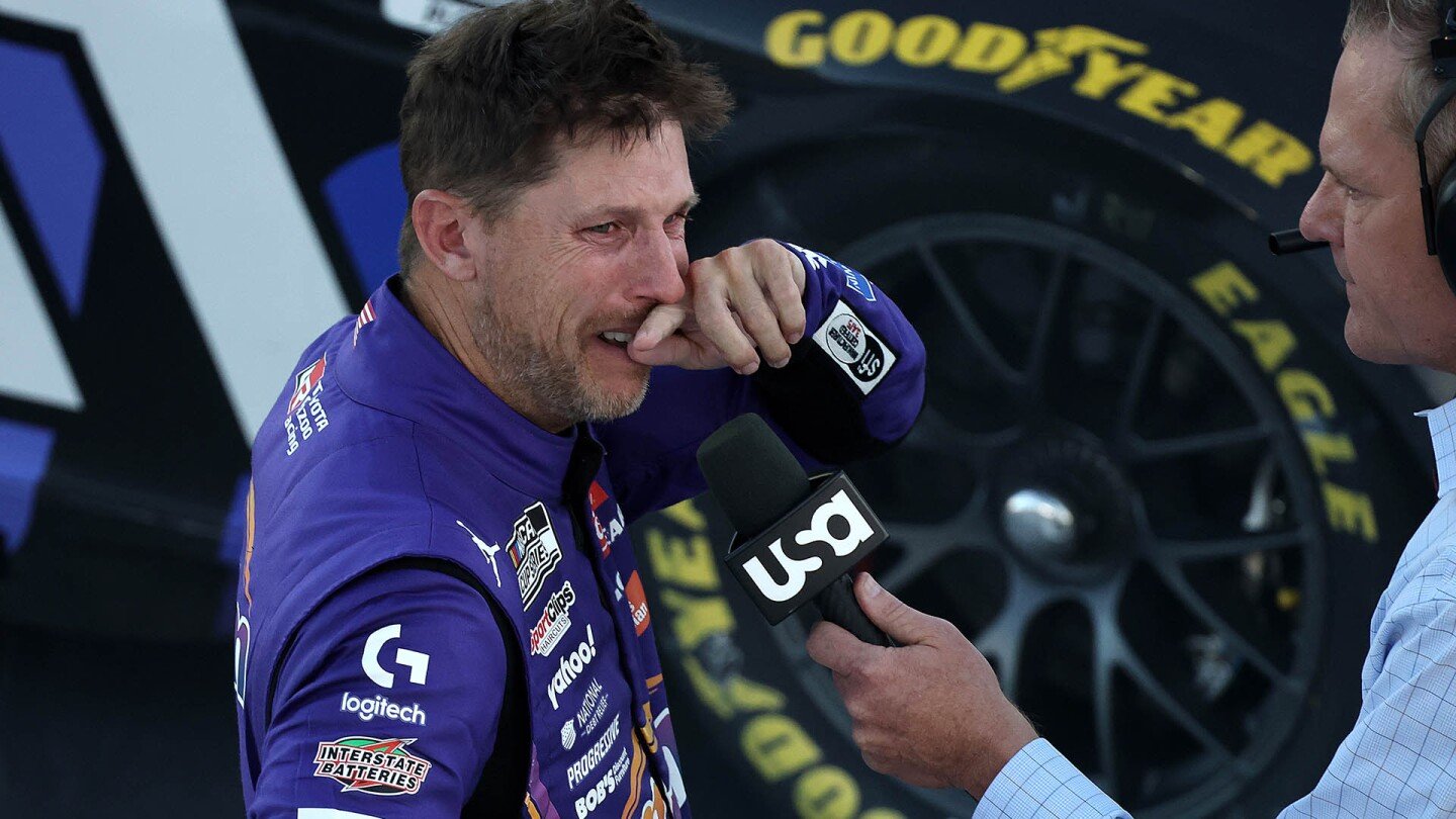 Denny Hamlin charges to win at Las Vegas and into the Championship 4 with 60th victory Denny Hamlin charges to win at Las Vegas and into the Championship 4 with 60th victory