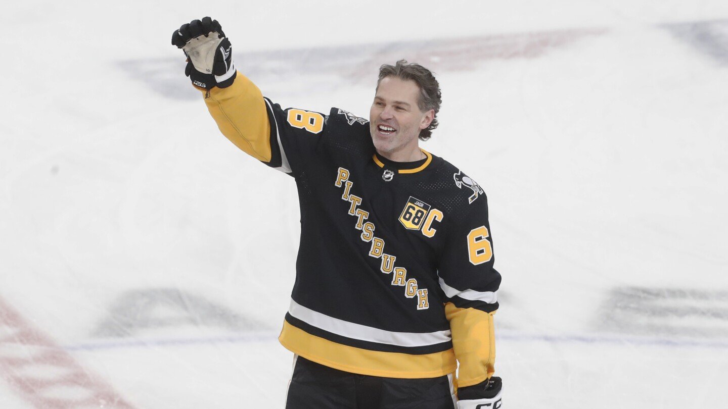 Jaromir Jagr is back: At 53 years old, former NHL great starts his 38th professional season