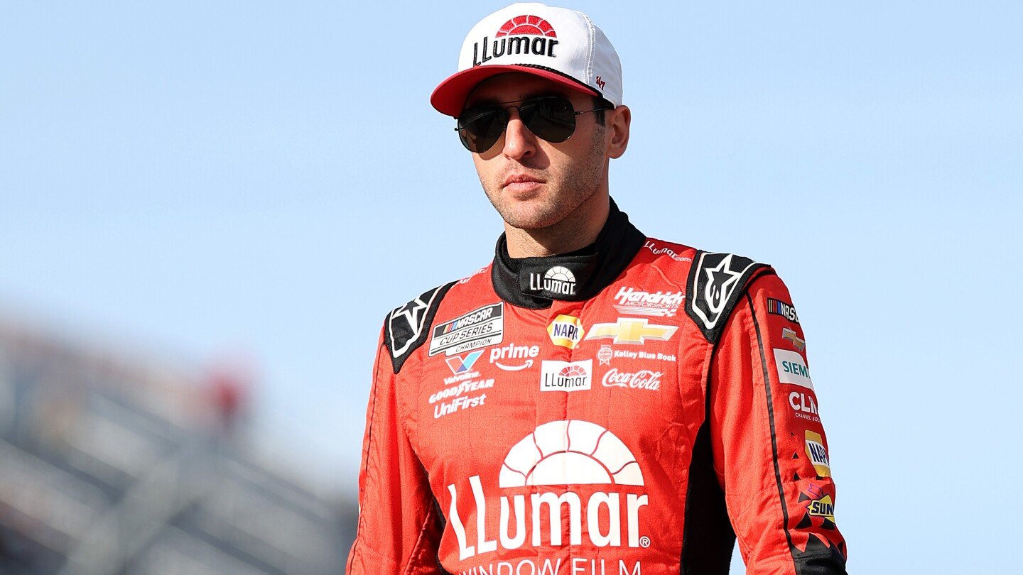 Pressure builds at Martinsville on drivers seeking to make NASCAR Cup title race Pressure builds at Martinsville on drivers seeking to make NASCAR Cup title race