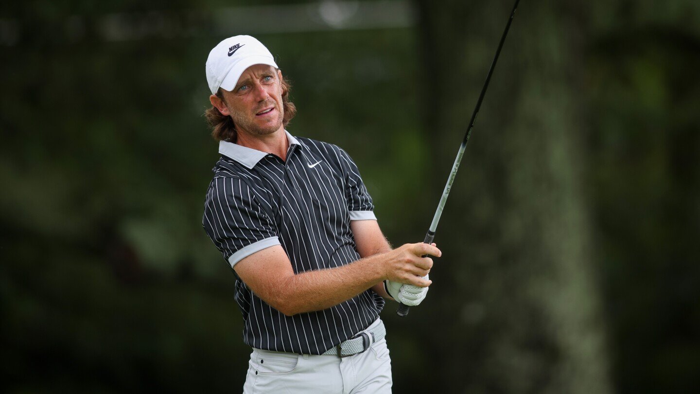 Tommy Fleetwood back in the mix, shares 36-hole lead with Russell Henley at Tour Championship Tommy Fleetwood back in the mix, shares 36-hole lead with Russell Henley at Tour Championship
