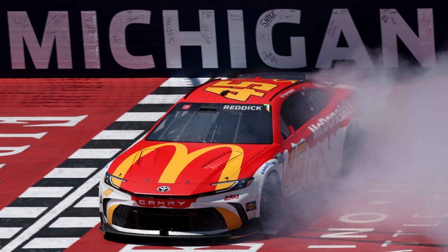 How to watch Sunday’s Cup race at Michigan: Start time, TV streaming info, weather How to watch Sunday’s Cup race at Michigan: Start time, TV streaming info, weather