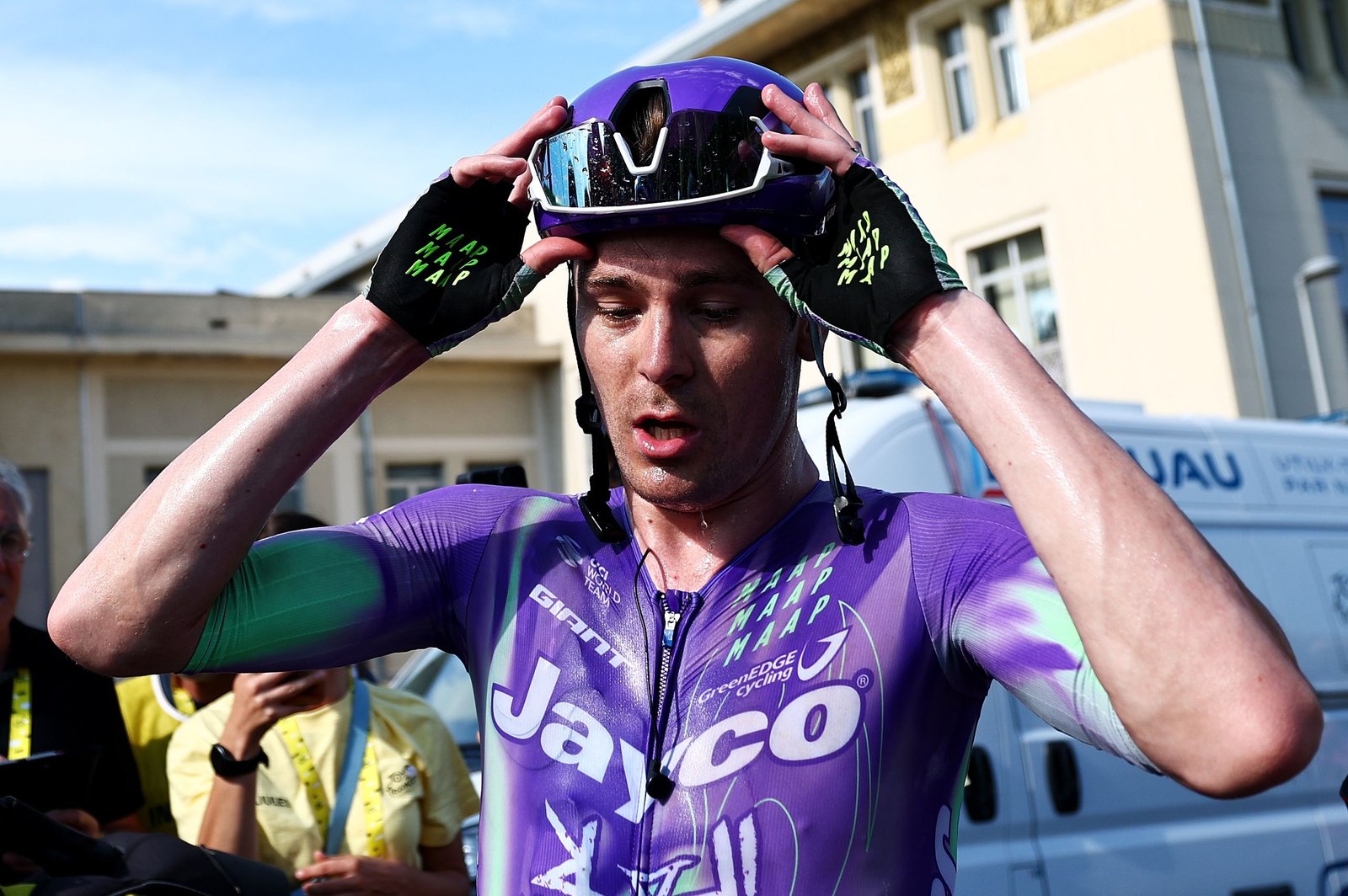 ‘It’s not only for aero gains’ – why are riders shaving their arms at the Tour de France? ‘It’s not only for aero gains’ – why are riders shaving their arms at the Tour de France?