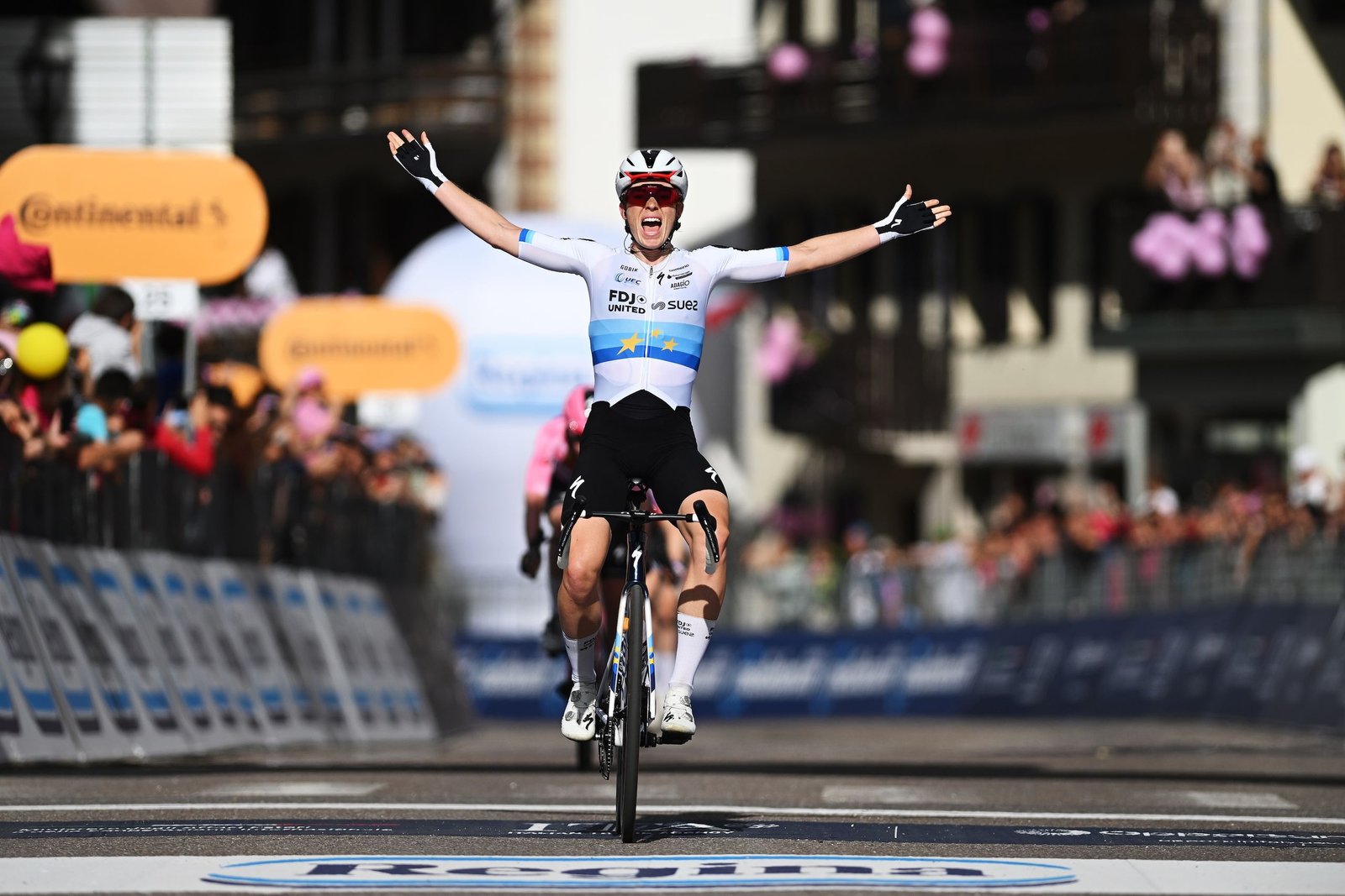 ‘We raced with everything we had – it was a real battle out there’: Demi Vollering outsprints GC rivals to win Giro d’Italia Women stage 5 ‘We raced with everything we had – it was a real battle out there’: Demi Vollering outsprints GC rivals to win Giro d’Italia Women stage 5