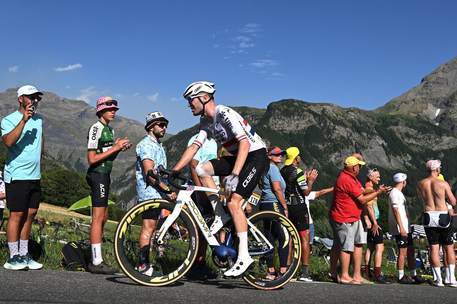 Fred Wright is riding the final stages of the Tour de France with a broken hand Fred Wright is riding the final stages of the Tour de France with a broken hand