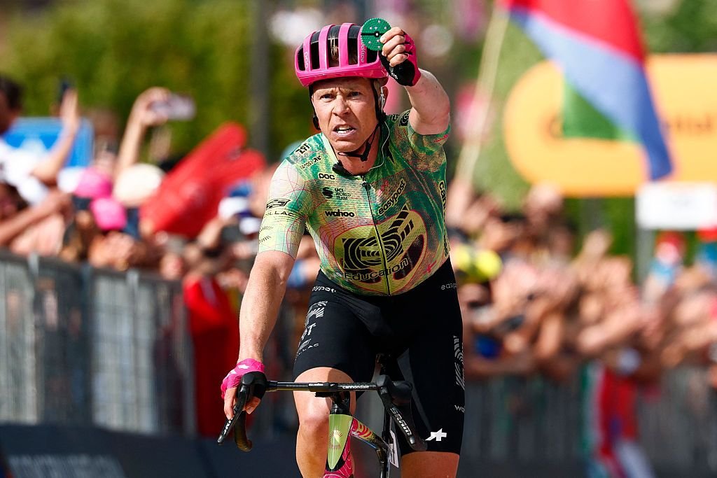 Michael Valgren escapes to victory on stage 17 of the Giro d’Italia as break makes it to finish Michael Valgren escapes to victory on stage 17 of the Giro d’Italia as break makes it to finish